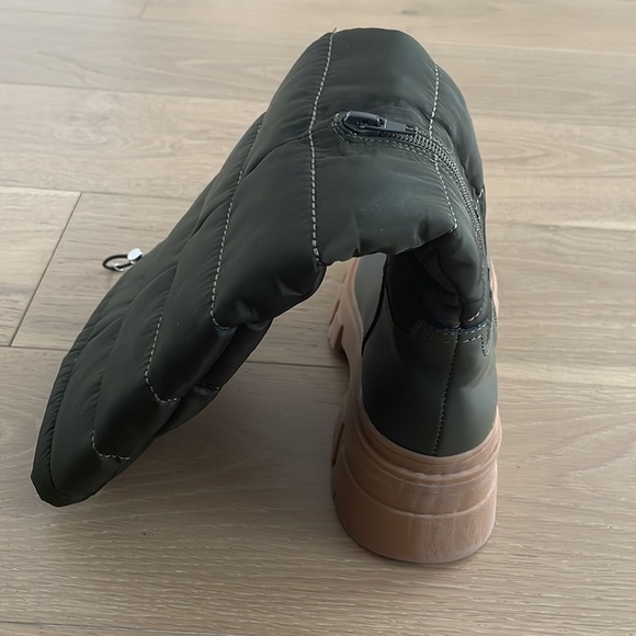 Steve Madden Pemota Chunky Lug Knee High Boots - 5.5 - Picture 5 of 6